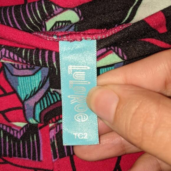 LuLaRoe Disney Snow White Evil Queen Mirror Red Roses Black Leggings TC2 - Picture 6 of 11